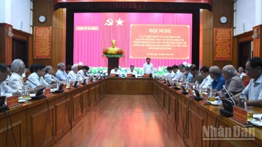 Phó Bí thư Thành ủy, Chủ tịch ủy ban nhân dân thành phố Đà Nẵng Lương Nguyễn Minh Triết phát biểu tại hội nghị. (Ảnh: ANH ĐÀO)
