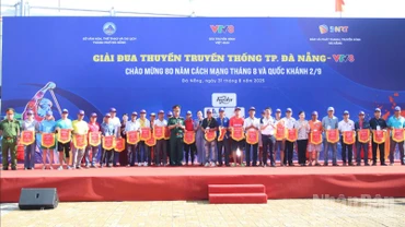 Đà Nẵng khai mạc Giải đua thuyền truyền thống thành phố Đà Nẵng-VTV8 