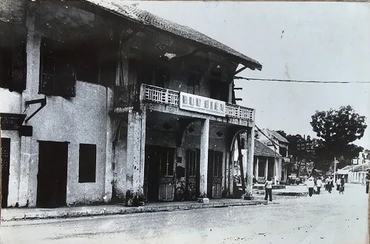 Bưu điện Hòn Gai (nay là vị trí Bưu điện tỉnh Quảng Ninh) từng là trụ sở của Việt Minh sau khi ta giành chính quyền ở Hòn Gai ngày 24/8/1945. (Ảnh: Tư liệu Bảo tàng tỉnh Quảng Ninh)