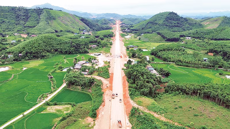 Tuyến đường bộ cao tốc Tuyên Quang-Hà Giang đã được hình thành.