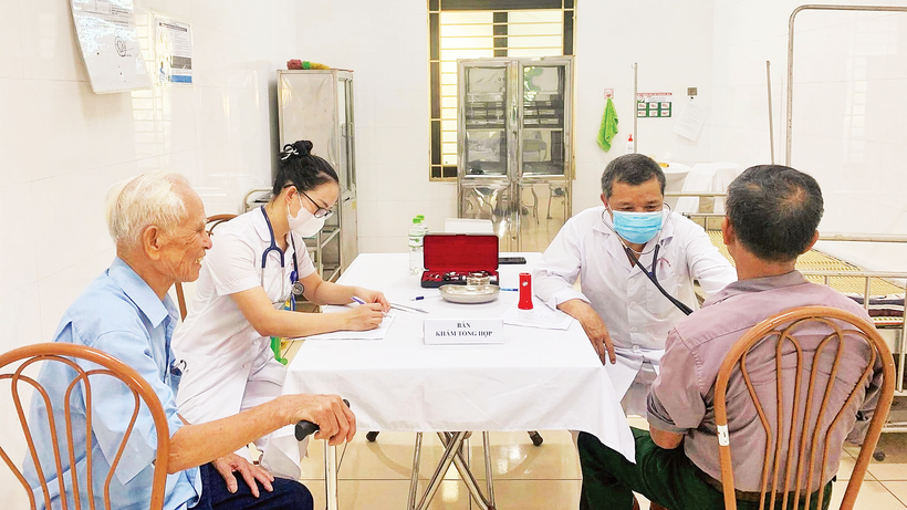 Trạm Y tế xã Xuân Mai tổ chức khám, cấp thuốc miễn phí cho hơn 400 người có công trên địa bàn xã nhân kỷ niệm 78 năm Ngày Thương binh - Liệt sĩ 27/7.
