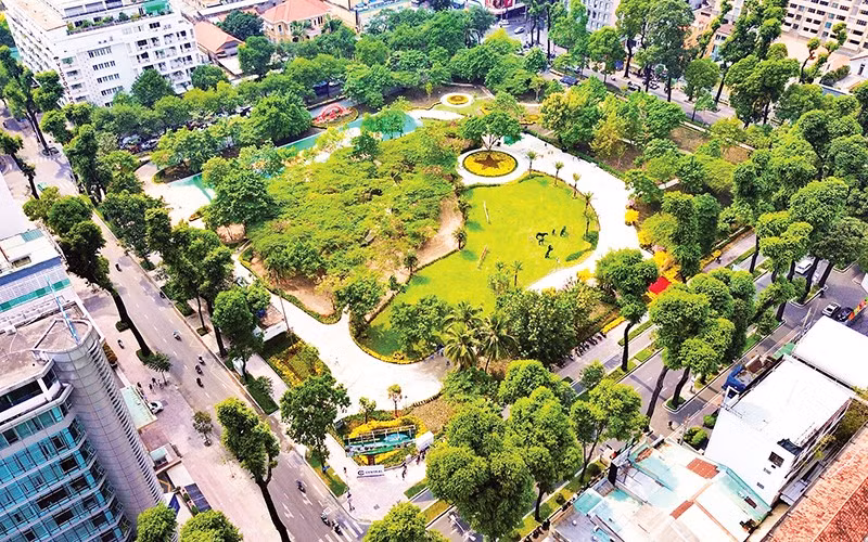 Khu đất dự án nhà thi đấu Phan Đình Phùng vừa được cải tạo, chỉnh trang thành công viên tại phường Xuân Hòa. (Ảnh THẾ ANH)