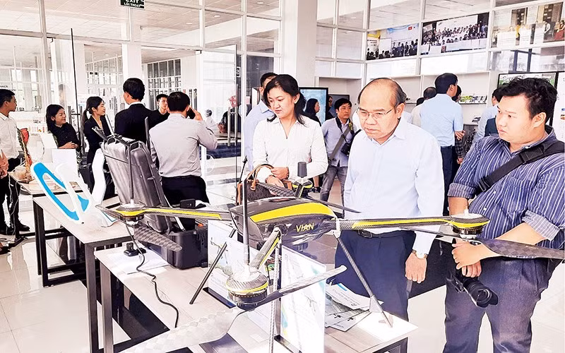 Khu Công nghệ cao Thành phố Hồ Chí Minh trưng bày sản phẩm công nghệ cao.