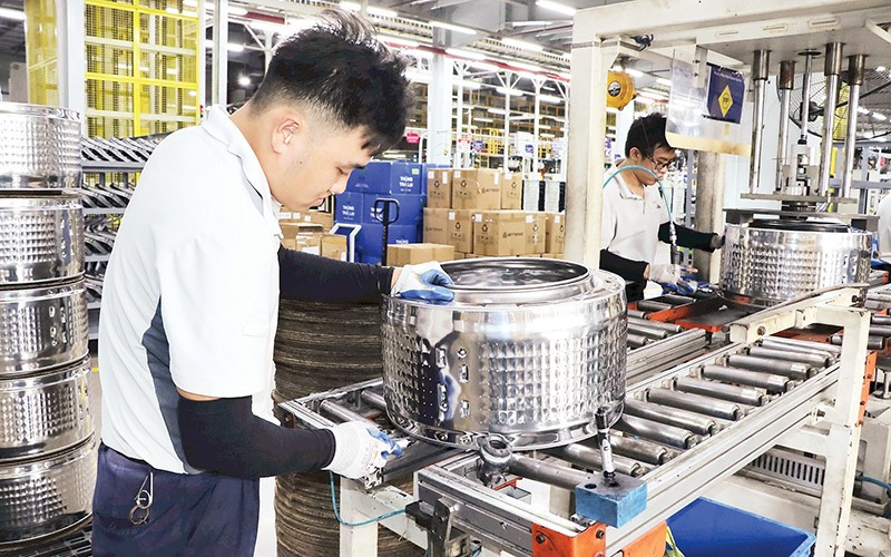 Sản xuất tại Nhà máy Công ty TNHH điện máy AQUA Việt Nam, Khu công nghiệp Biên Hòa 2.