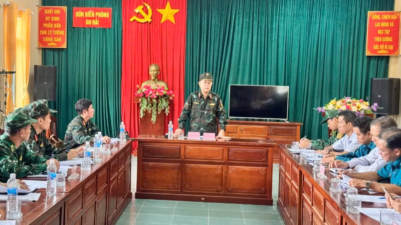 Đoàn công tác Quân khu 5 kiểm tra, chỉ đạo công tác ứng phó cơn bão số 13 tại địa bàn Đồn Biên phòng An Hải.