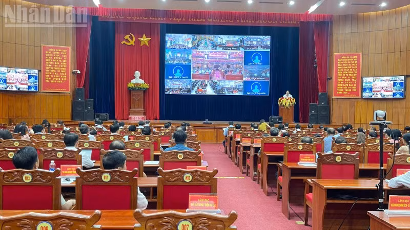 Hội nghị quán triệt trực tiếp tại hội trường Tỉnh ủy Đắk Lắk và được kết nối trực tuyến đến các điểm cầu tại các địa phương trong tỉnh.