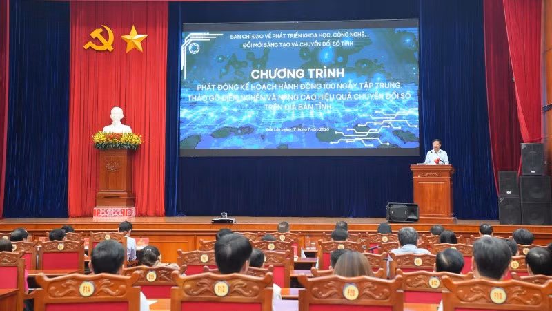 Quang cảnh chương trình phát động.