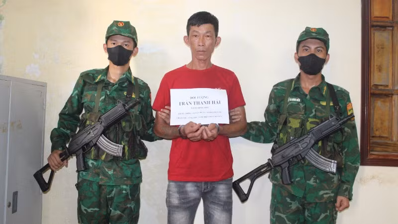 Bắt giữ đối tượng Trần Thanh Hải, trú tại thôn 3, xã Ea Bung, tỉnh Đắk Lắk về hành vi “tàng trữ trái phép chất ma túy”.