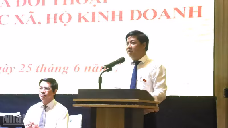 Bí thư Tỉnh ủy, Trưởng đoàn đại biểu Quốc hội tỉnh Đắk Lắk Lương Nguyễn Minh Triết phát biểu tại hội nghị.