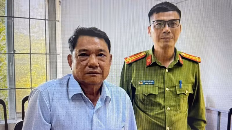 Đối tượng Thân Văn Giang tại cơ quan công an. (Ảnh: SỸ ĐỨC)