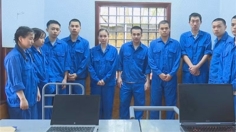 Các đối tượng lừa đảo tại cơ quan Công an. (Ảnh: Cơ quan công an)