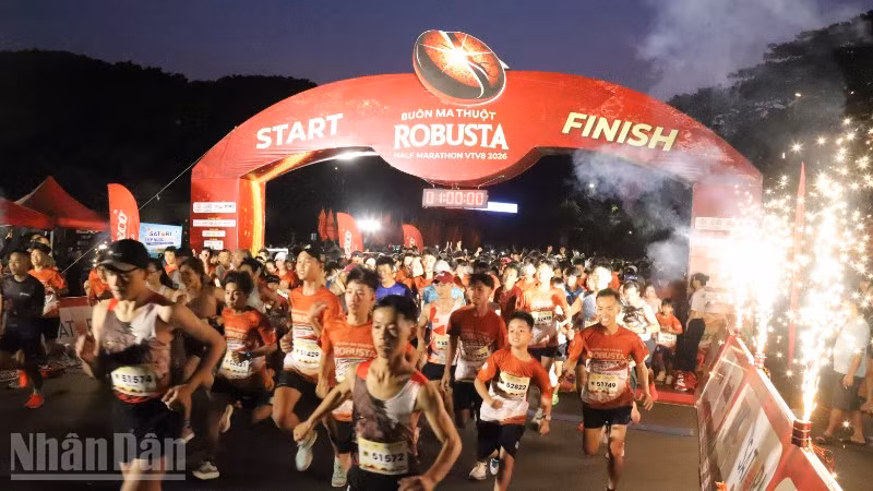 Giải chạy đã thu hút khoảng 5.000 vận động viên tham gia chạy ở các cự ly 5km, 10km và 21km.