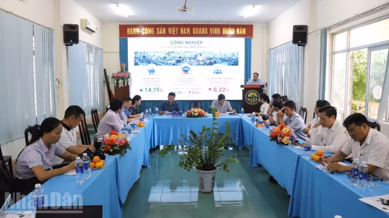 Quang cảnh buổi họp báo.