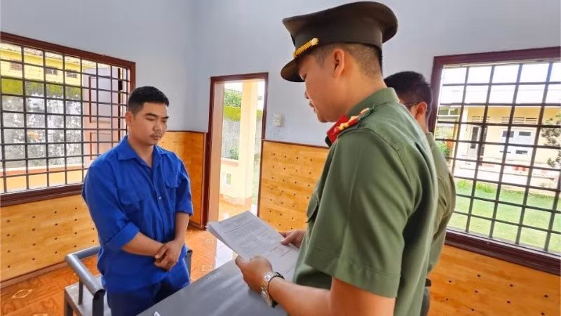 Một đối tượng liên quan đến đường dây lừa đảo bị Công an tỉnh Đắk Lắk phát hiện, bắt giữ.