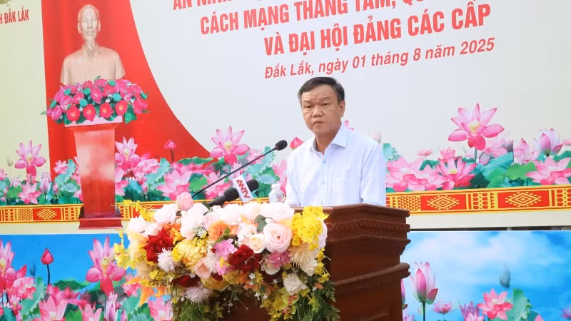 Phó Chủ tịch Ủy ban nhân dân tỉnh Đắk Lắk Đào Mỹ phát biểu tại lễ ra quân.