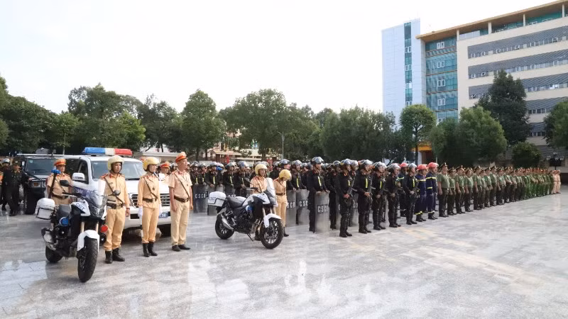 Các đơn vị thuộc Công an tỉnh tham dự lễ ra quân.