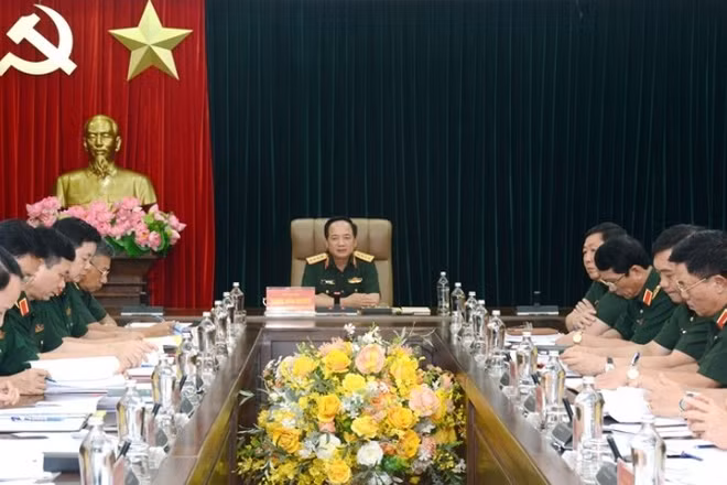 Đại tướng Trịnh Văn Quyết phát biểu chỉ đạo buổi làm việc với các cơ quan, đơn vị chức năng về công tác chuẩn bị Đại hội đại biểu Đảng bộ Quân đội lần thứ 12 nhiệm kỳ 2025-2030 và Đại hội Thi đua quyết thắng toàn quân lần thứ 11.