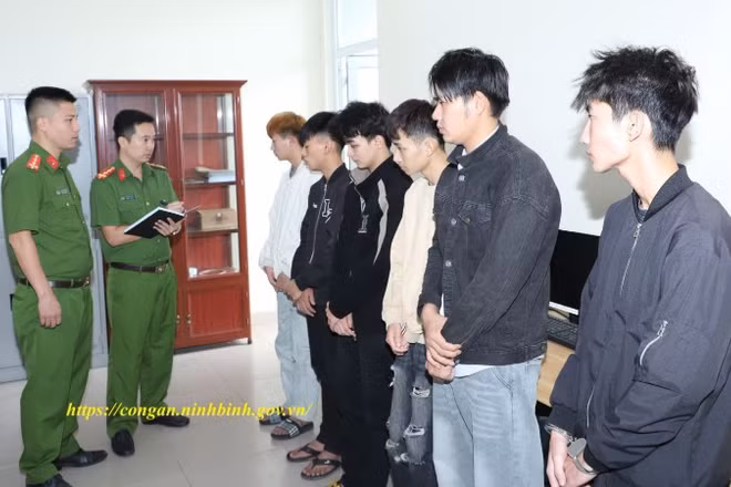 Các đối tượng tại Cơ quan Cảnh sát điều tra.