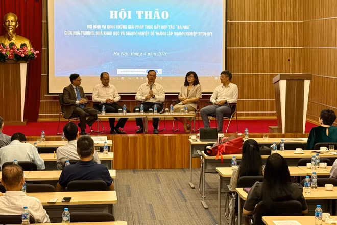 Các diễn giả tham gia tọa đàm tại hội thảo.
