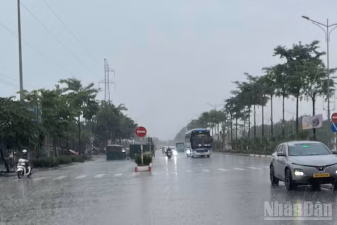 Dự báo khu vực Hà Nội ngày có mưa vừa, mưa to, cục bộ có nơi mưa rất to. (Ảnh minh họa: Đ.T)