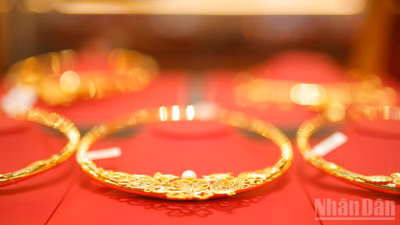 Giá vàng trong nước tăng gần 8 triệu đồng/lượng trong tháng 8