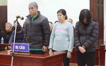 Các bị cáo tại phiên tòa.