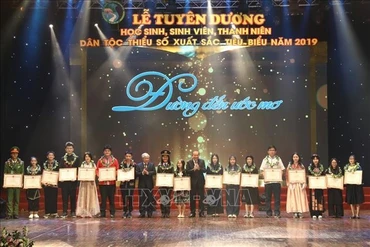 Tuyên dương học sinh, sinh viên, thanh niên dân tộc thiểu số tiêu biểu