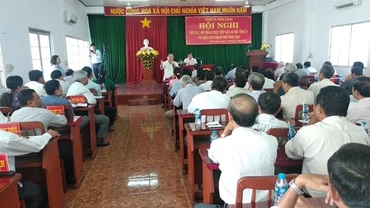 Lãnh đạo tỉnh Vĩnh Long trả lời thắc mắc của người dân