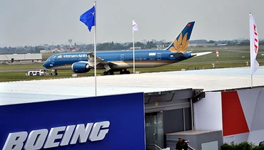 Boeing 787-9 Dreamliner chuẩn bị bay trình diễn.