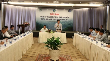 Lãnh đạo Tổng cục Lâm nghiệp phát biểu tại diễn đàn.