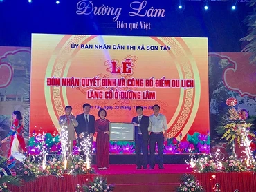Trao Quyết định công nhận Điểm du lịch Làng cổ Đường Lâm