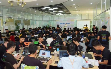 Các lập trình viên tham gia Hackathon.