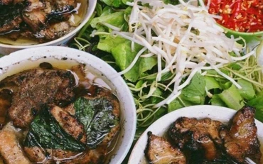 Bún chả - Món ăn đặc biệt dân dã, bình dị ngay từ khâu chế biến tới cách thưởng thức.