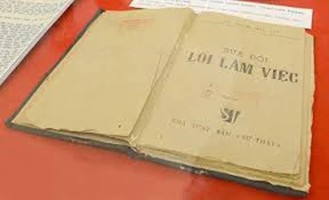 Tác phẩm Sửa đổi lối làm việc của Bác Hồ.