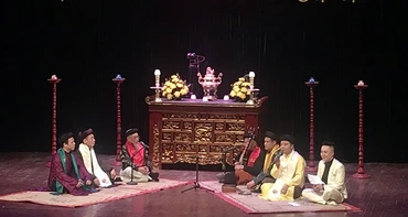 Giới thiệu và biểu diễn hát văn trong chương trình Cầm ca chúc thánh - Tinh hoa hội tụ.