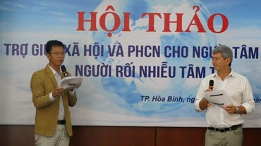 Các chuyên gia chia sẻ kinh nghiệm tại hội thảo.