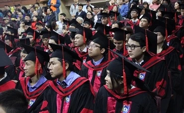 Các tân Tiến sĩ của Trường đại học Khoa học Tự nhiên (Ảnh: HUS).