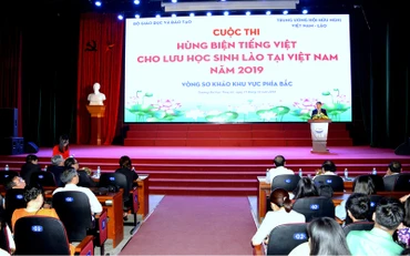 Lưu học sinh Lào thi hùng biện bằng tiếng Việt