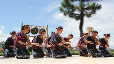 Trong vũ điệu Tămya - Ariya. Ảnh: NGỌC NGÀ