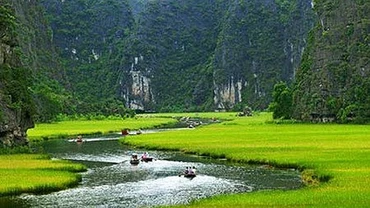Quần thể danh thắng Tràng An (Ninh Bình) đã trở thành Di sản văn hoá và thiên nhiên thế giới.