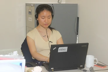 Thu Hương tự học hỏi, trau dồi kiến thức cho bản thân.