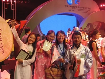 Học sinh Trường Trường THPT Chuyên Ngoại ngữ. (Ảnh: PTCNN)