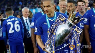 Tiền vệ Gokhan Inler ăn mừng chức vô địch Premier League cùng Leicester City. (Ảnh: Reuters)