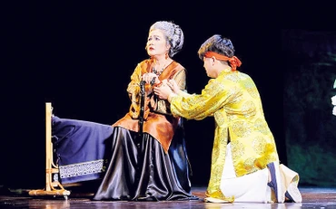NSND Lê Ngọc vào vai Kim Tử - vai diễn được trao giải Nghệ sĩ trình diễn xuất sắc ở Liên hoan Sân khấu Trung Quốc - ASEAN 2016.