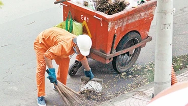 Công việc thường ngày của các công nhân vệ sinh.