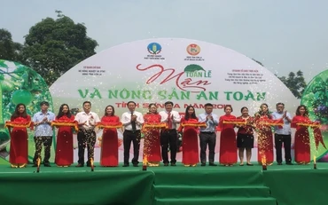 Khai mạc Tuần lễ mận và nông sản an toàn tỉnh Sơn La.