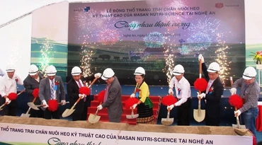 Lễ động thổ xây dựng trang trại.