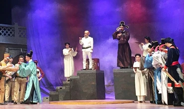 Cảnh trong vở Hà thành chính khí.