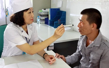Công tác khám, chữa bệnh cho người dân huyện Ðại Từ (Thái Nguyên) được bảo đảm nhờ các trạm y tế được đầu tư đầy đủ cơ sở vật chất, trang thiết bị y tế.