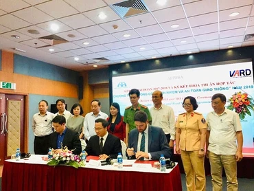 Lễ ký kết thỏa thuận hợp tác chương trình "Uống có trách nhiệm" và "An toàn giao thông 2019".